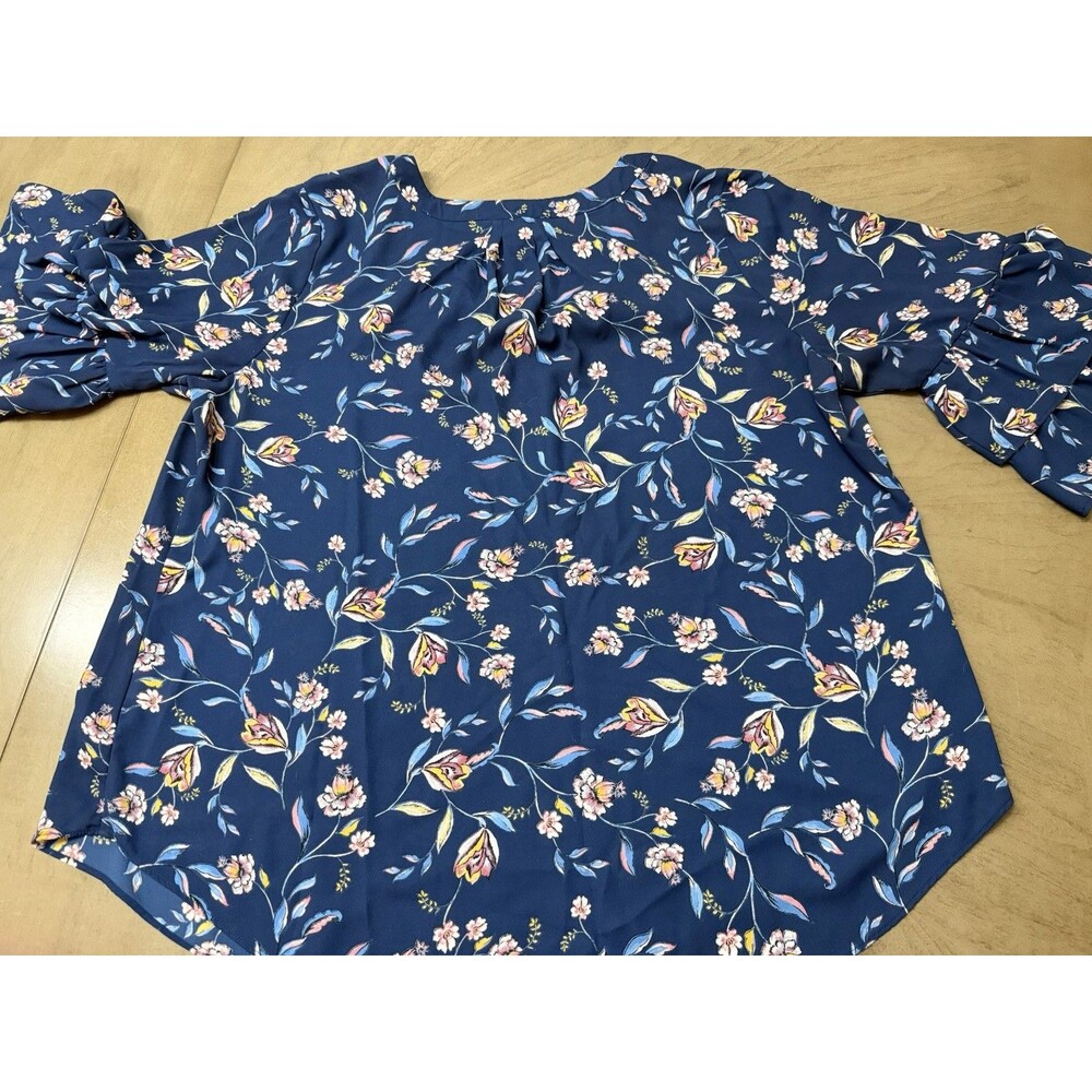 Roz & Ali Women's Blue Floral  V-Neck 3/4 Bell Ruffled Sleeve Blouse Blue 2X